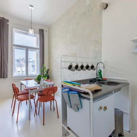 Apartment Design In The Heart Of *