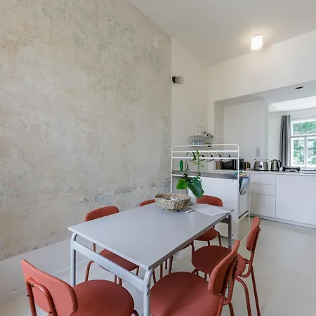 Apartment Design In The Heart Of *
